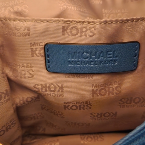 Michael Kors NWOT Blue Shoulder Bag and Wallet - Picture 7 of 13